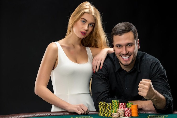 toto paus4d platform interface showing slot games and tournament leaderboards