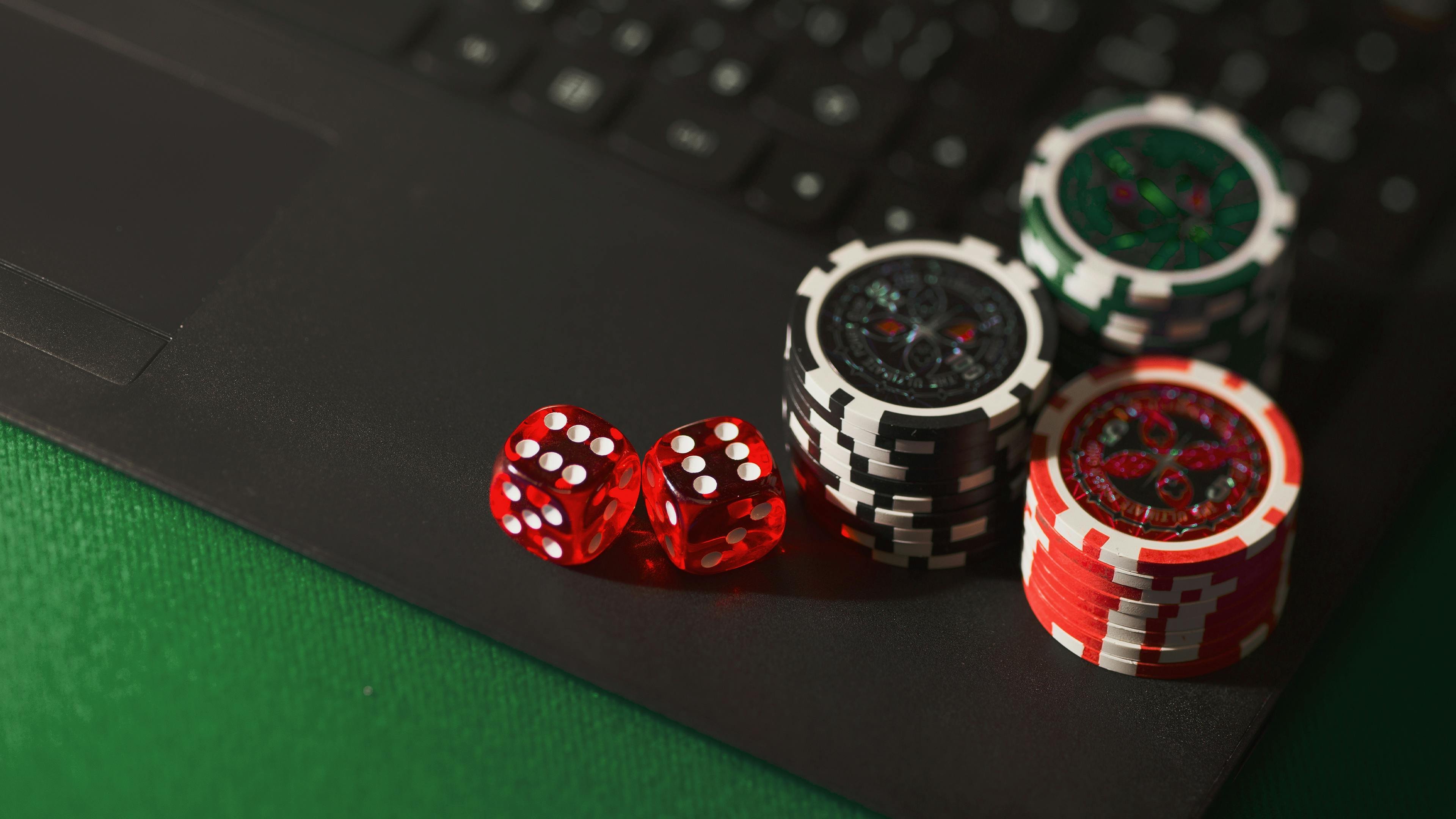 CQ9 live baccarat table with dealer, card shoe, and player interface on toto paus4d